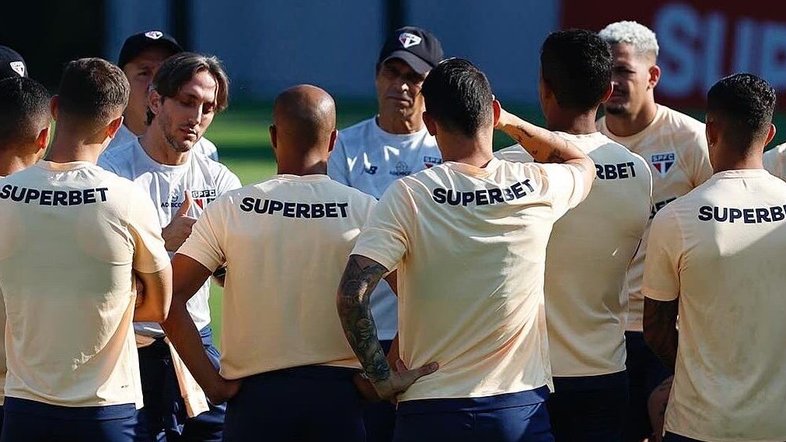 São Paulo recalcula rota e estreia técnico Luis Zubeldía em jogo da Libertadores
