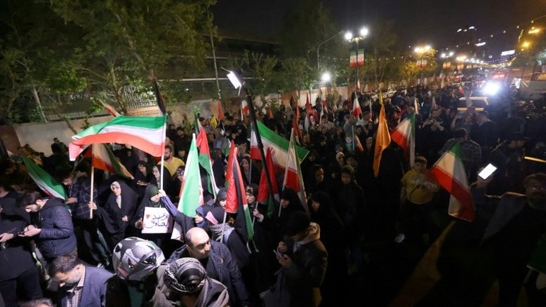 Irã se considera vingado e pede que Israel não responda militarmente ao ataque