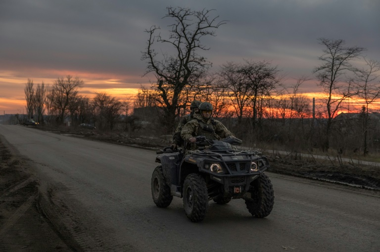 Ucrânia anuncia reforço de suas defesas para impedir o avanço russo em direção a Chasiv Yar