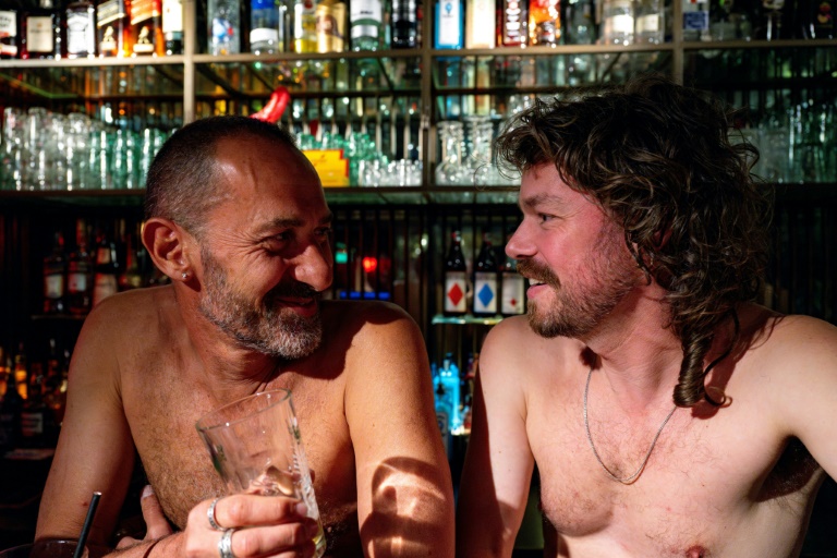 'Free Willie', um bar nudista LGBTQIA+ de Amsterdã busca combater a intolerância