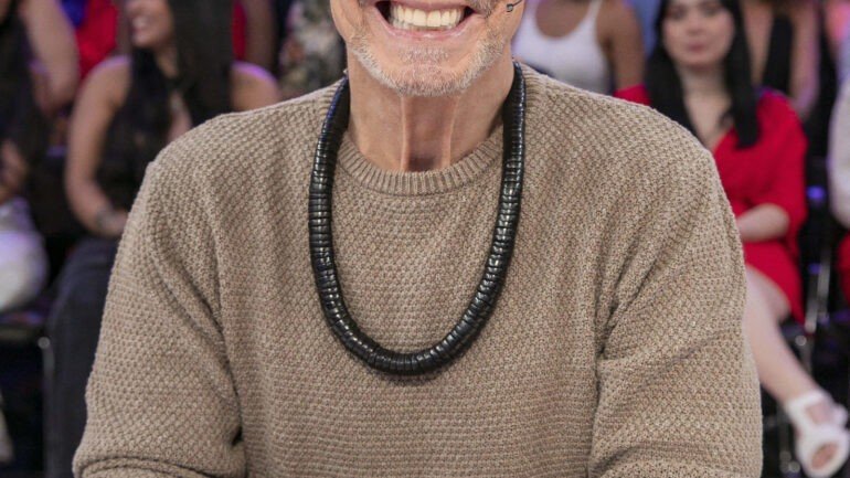 Carlinhos de Jesus durante participação no 