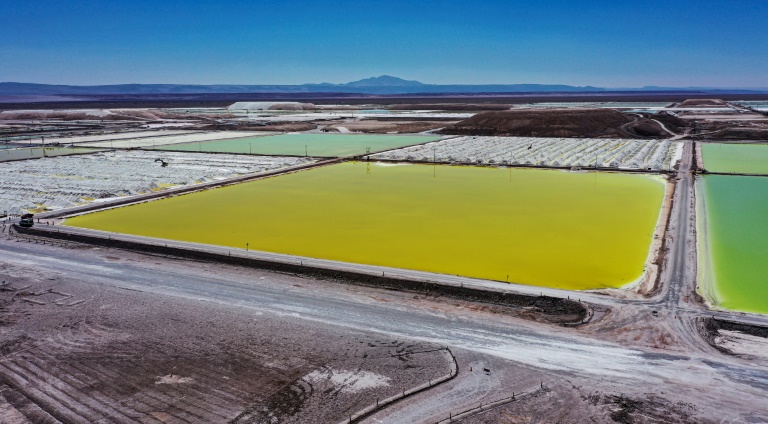 Chile voltará a ser maior produtor de lítio do mundo, afirma ministro da Fazenda