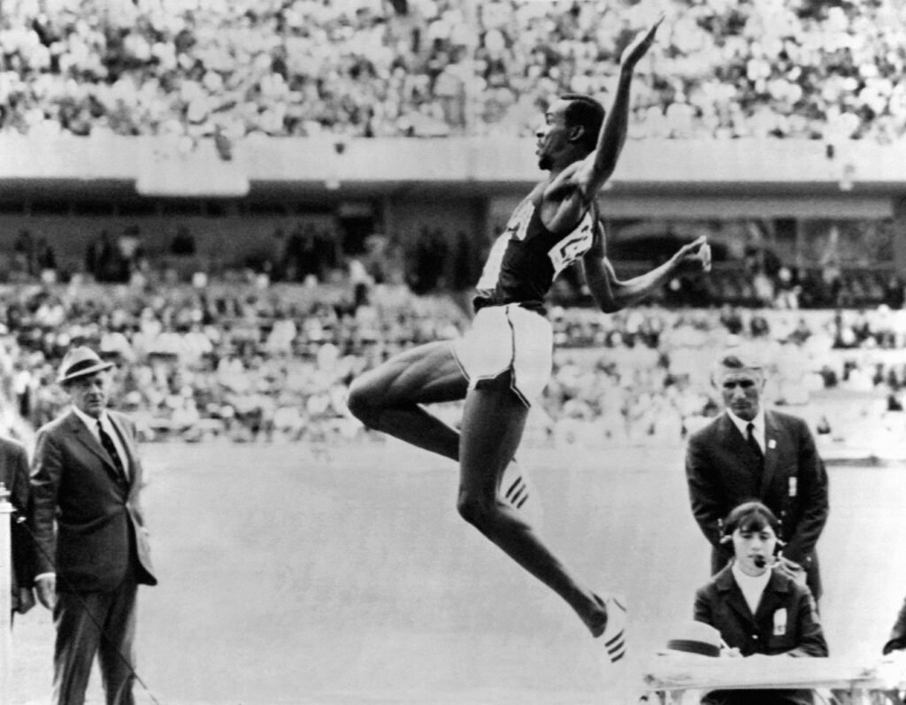 De Jesse Owens a Bob Beamon: grandes nomes dos Jogos Olímpicos 10 Bob Beamon