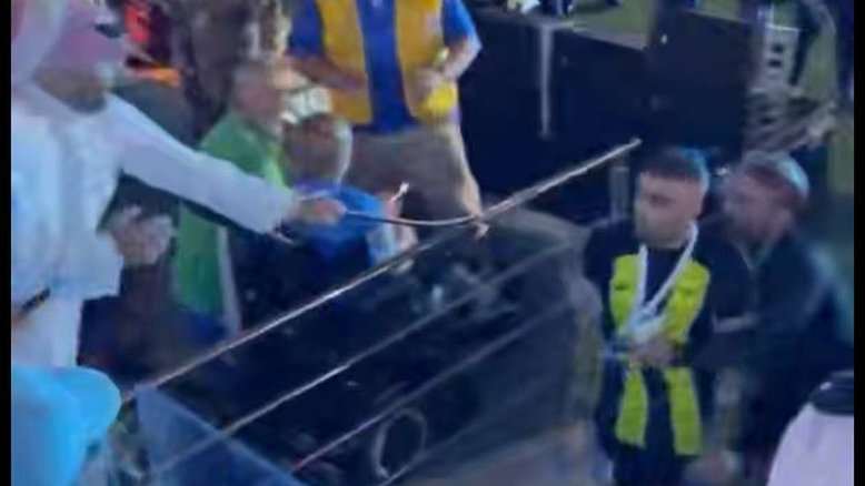 Jogador que levou chicotada de torcedor pode ser punido e ter de pagar multa