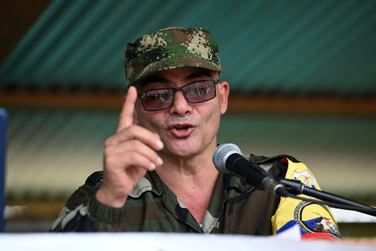 Líder de principal dissidência das Farc abandona negociações de paz na Colômbia