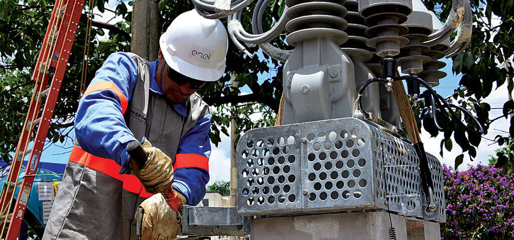 Chuvas deste sábado voltam a afetar clientes da Enel, e mais de 50 mil imóveis estão sem luz em SP