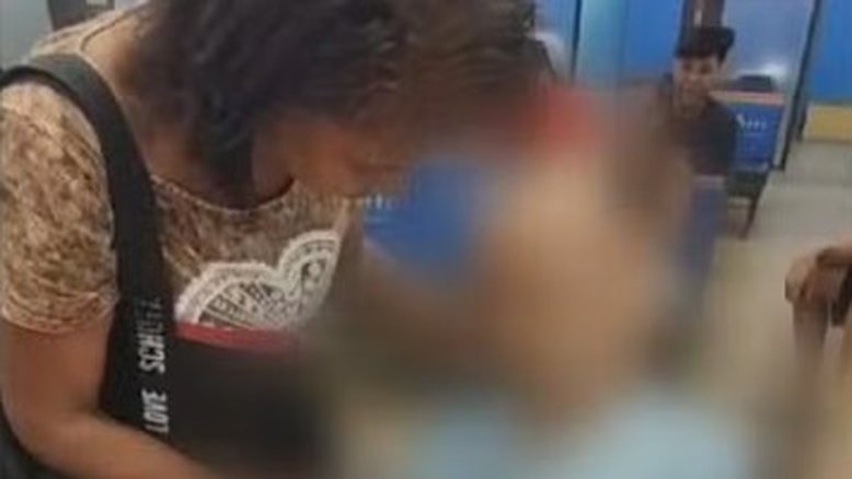 Vídeo: mulher leva idoso morto em cadeira de rodas para tentar obter empréstimo de R$ 17 mil em banco