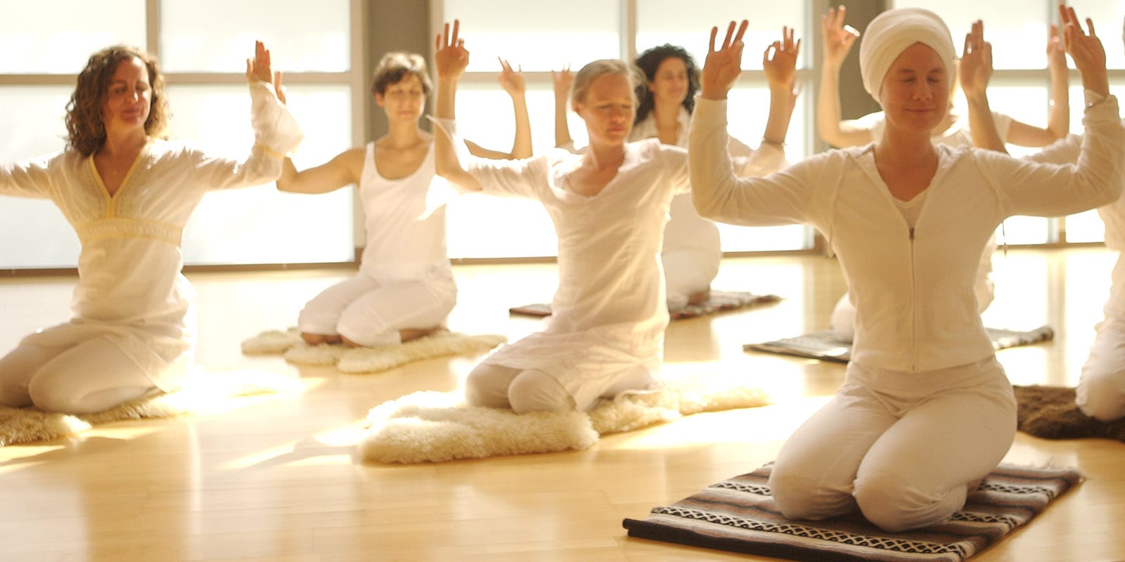 Prática de modalidade da ioga melhora a memória de idosos, indica estudo