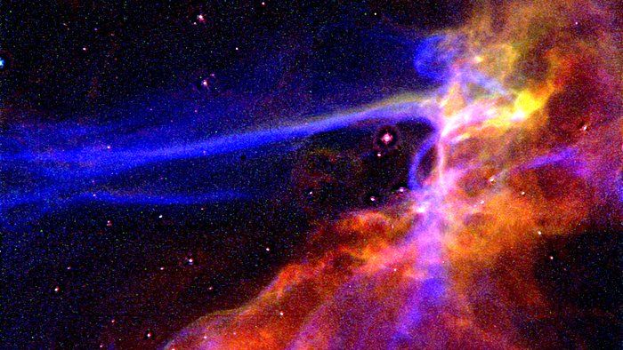 Esta é a imagem de uma pequena porção do remanescente da supernova chamado de Laço do Cisne (ou Cygnus Loop, em inglês) feita pelo Telescópio Espacial Hubble, em abril de 1991. Este objeto, que está localizado a aproximadamente 2,5 mil anos-luz de distância, na direção da Constelação do Cisne, marca a borda de uma onda de explosão em expansão, semelhante a uma bolha. Estima-se que esta explosão estelar tenha ocorrido há cerca de 15 mil anos