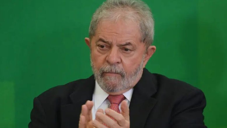 Lula diz que volta de Eduardo Cunha à política é 'normal', mas que deputado jogou poder que tinha 'no lixo'
