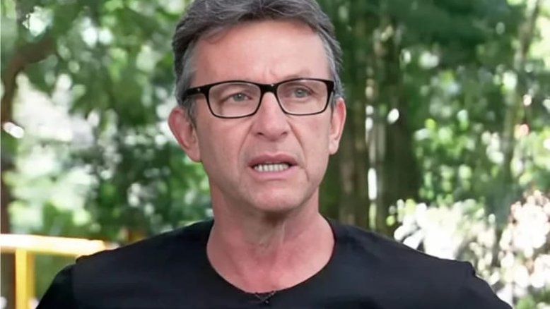 'Tenho uma depressão forte há 12 anos', revela Neto em homenagem