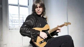 O guitarrista norte-americano Mike Stern