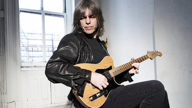 O guitarrista norte-americano Mike Stern