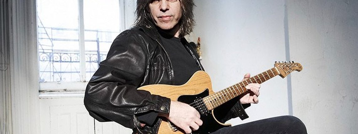 O guitarrista norte-americano Mike Stern