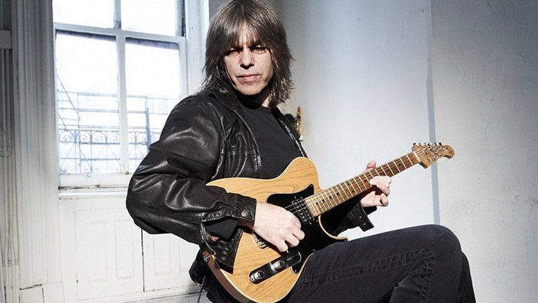 O guitarrista norte-americano Mike Stern