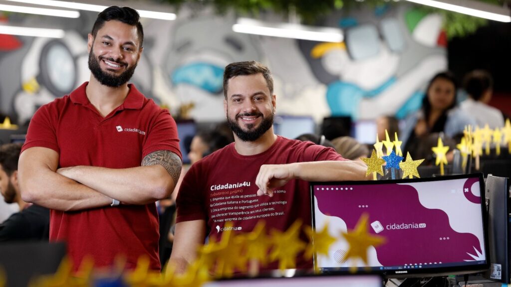 Os irmãos Rodrigo e Ricardo Gianesini, criadores do aplicativo Cidadania4U