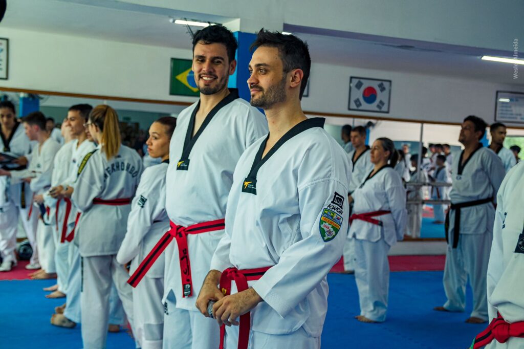 Renato Bayma no dia que recebeu a sua faixa preta no Taekwondo