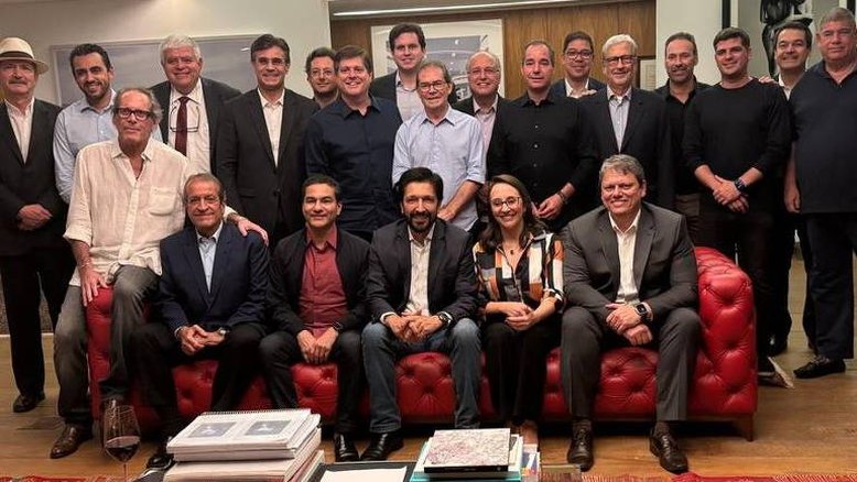 Nunes exibe 'frente ampla' contra Boulos em jantar com dirigentes de 9 partidos