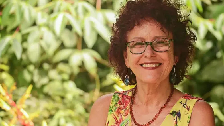 Roseana Murray foi atacada por três cães da raça pitbull.