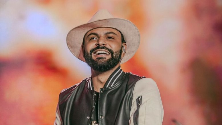 Conheça Thullio Milionário, cantor do hit 'Casca de bala'