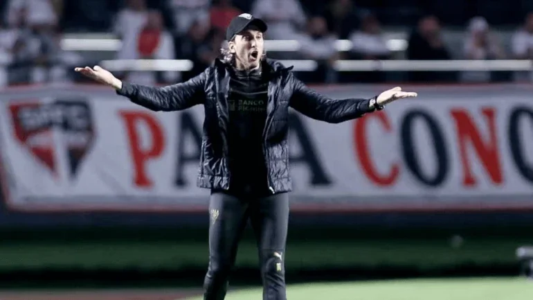 São Paulo acerta contratação do técnico argentino Luis Zubeldía, ex-LDU
