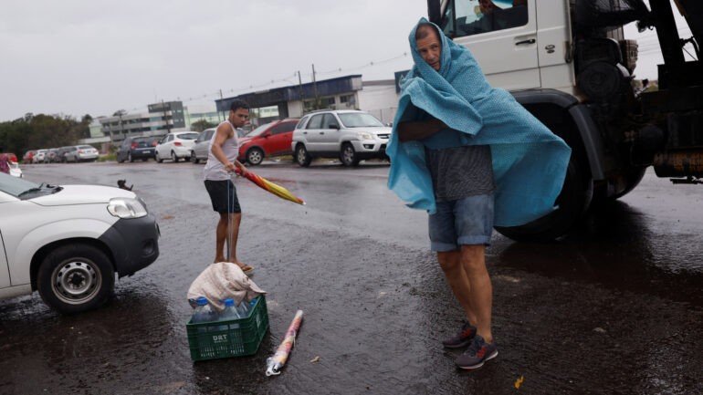 Defesa Civil alerta para volumes altos de chuva no RS