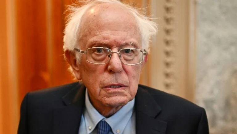 Bernie Sanders é reeleito para 4º mandato como senador