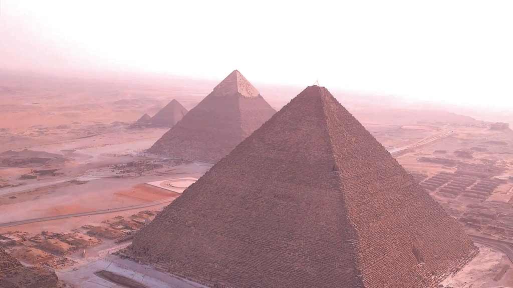 Visite a pirâmide de Gizé (e outras maravilhas) sem sair de casa