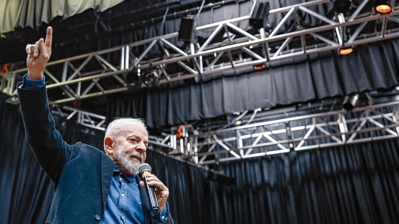 Lula durante evento de anúncio do “Auxílio Reconstrução”