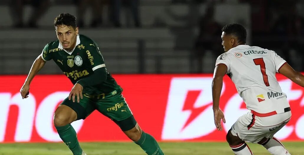Palmeiras decepciona, não sai do zero com o Botafogo-SP, mas avança na Copa do Brasil