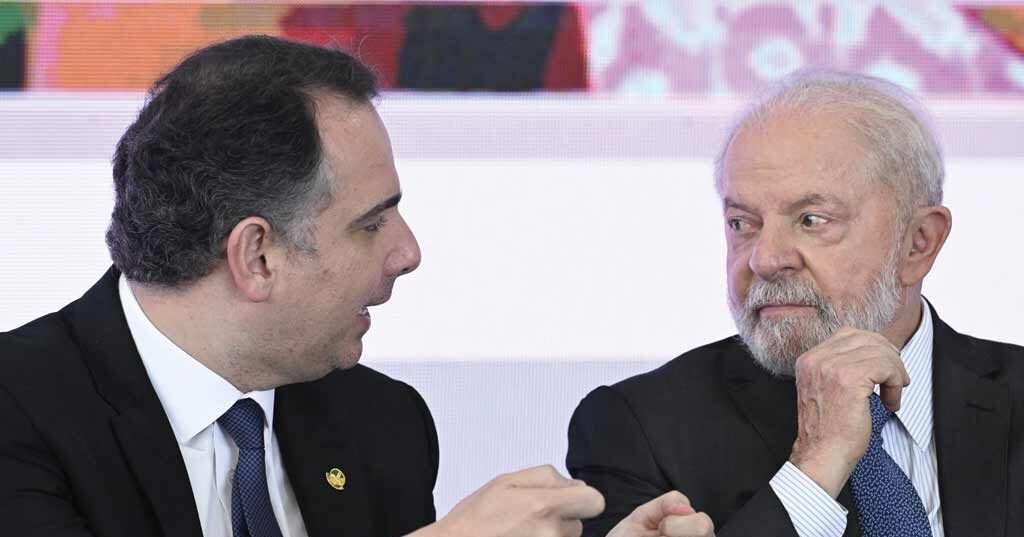 Indefinição de Pacheco deixa PT mais perto de Kalil para governo de Minas 3 Indefinição de Pacheco deixa PT mais perto de Kalil para governo de Minas