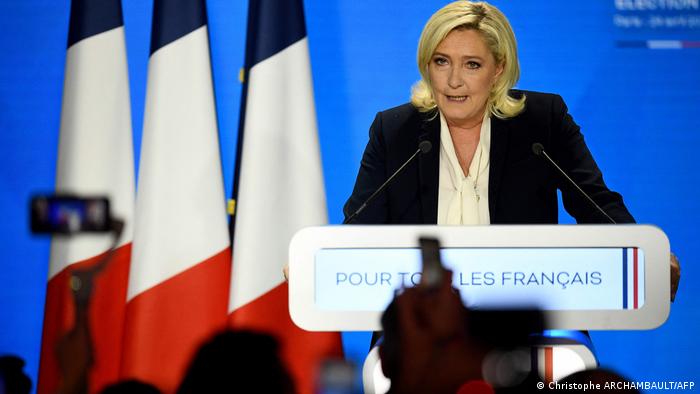Cisão na ultradireita europeia: Le Pen rompe com alemães da AfD