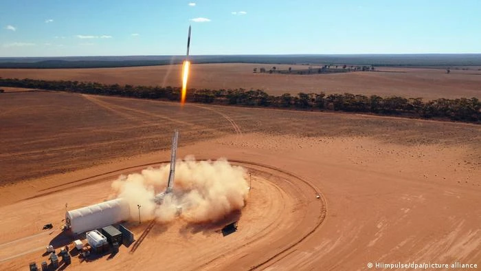 Startup alemã lança foguete movido a cera de vela