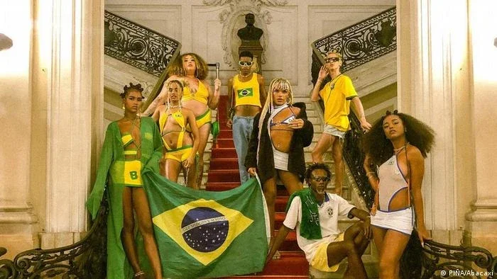 Brazilcore: estilo da periferia rumo às grandes passarelas