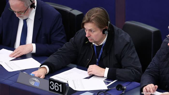 Bancada de ultradireita do Parlamento Europeu exclui AfD