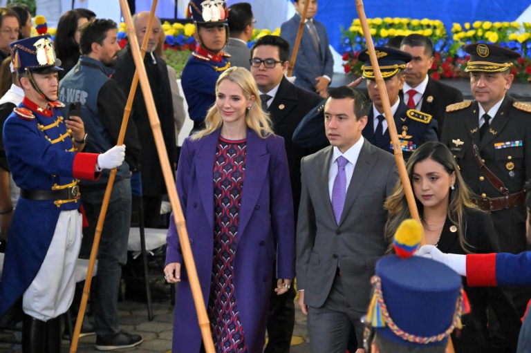 MP do Equador investiga esposa do presidente por projeto imobiliário