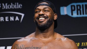 Jon Jones se aposenta do UFC aos 37 anos com 12 defesas de cinturão e muita polêmica