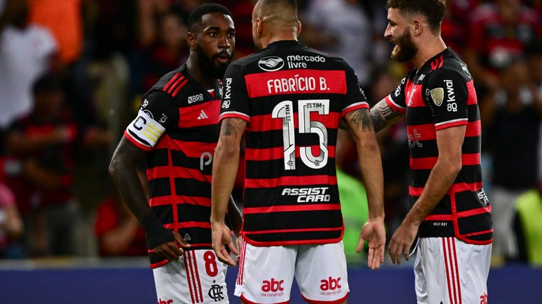 Embalado por goleada histórica, Flamengo recebe Grêmio para retomar a liderança do Brasileirão