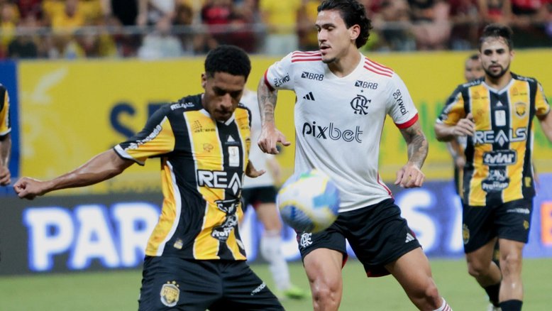 Entre crítica e apoio, Gabigol fica no banco e vê Pedro classificar Flamengo na Copa do Brasil
