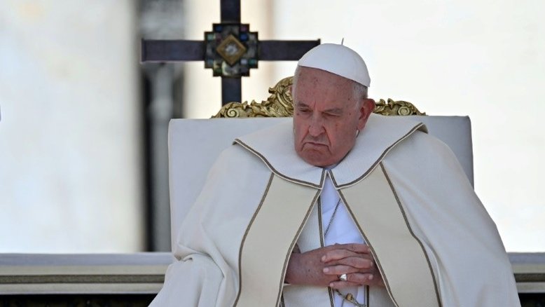 Papa Francisco deu mais cargos a mulheres no Vaticano, mas não debateu sacerdócio