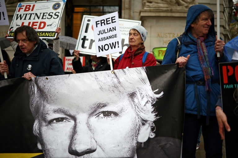Processo de extradição de Assange é 'manipulado', acusa responsável pelo Wikileaks