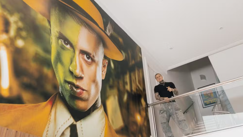 MC Daniel fala de casa luxuosa avaliada em R$ 8 milhões: 'Maior conquista da minha vida'