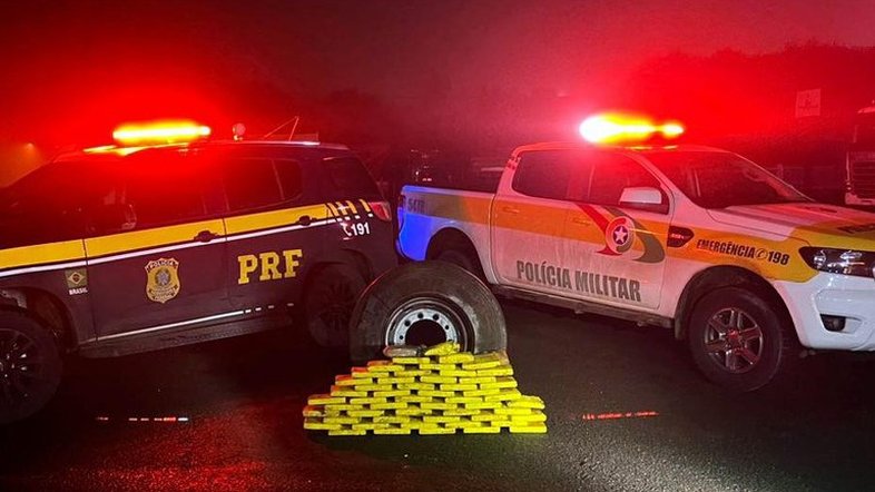 Drogas foram encontradas dentro de carreta com doações para o RS
