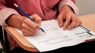 Redação do Enem aborda as 'Perspectivas acerca do envelhecimento na sociedade brasileira'