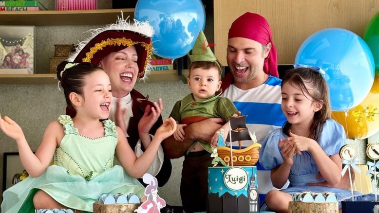 Fabiana Justus com o marido, Bruno Levi D'Ancona, e os filhos, Luigi, Sienna e Chiara