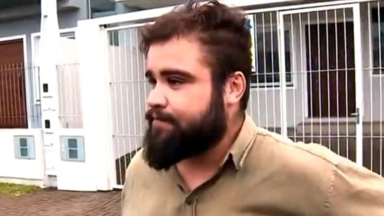 Homem é flagrado vendendo água doada ao RS: 'Admito que é crime'
