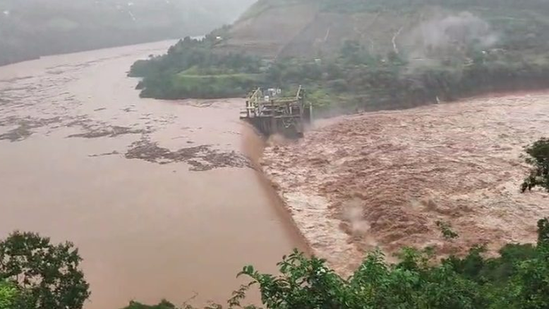 Barragem 14 de julho, que se rompeu nesta quinta-feira, 2.