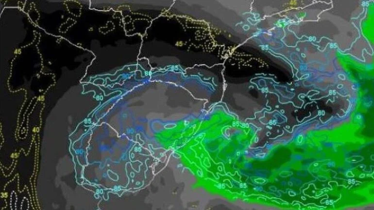 Ciclone extratropical provoca ventos fortes e gera alerta do litoral do RS ao RJ