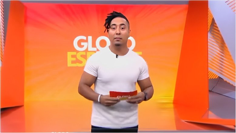 Apresentador de TV recebe críticas por conta do cabelo: 'Será que deixo de usar o meu dread?'