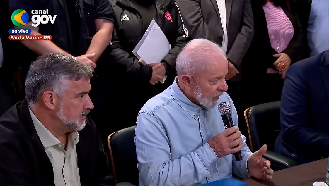 O presidente Lula e o ministro-chefe da Secom, Paulo Pimenta